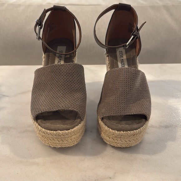 Lightly worn Steve Madden wedges - Picture 2 of 5